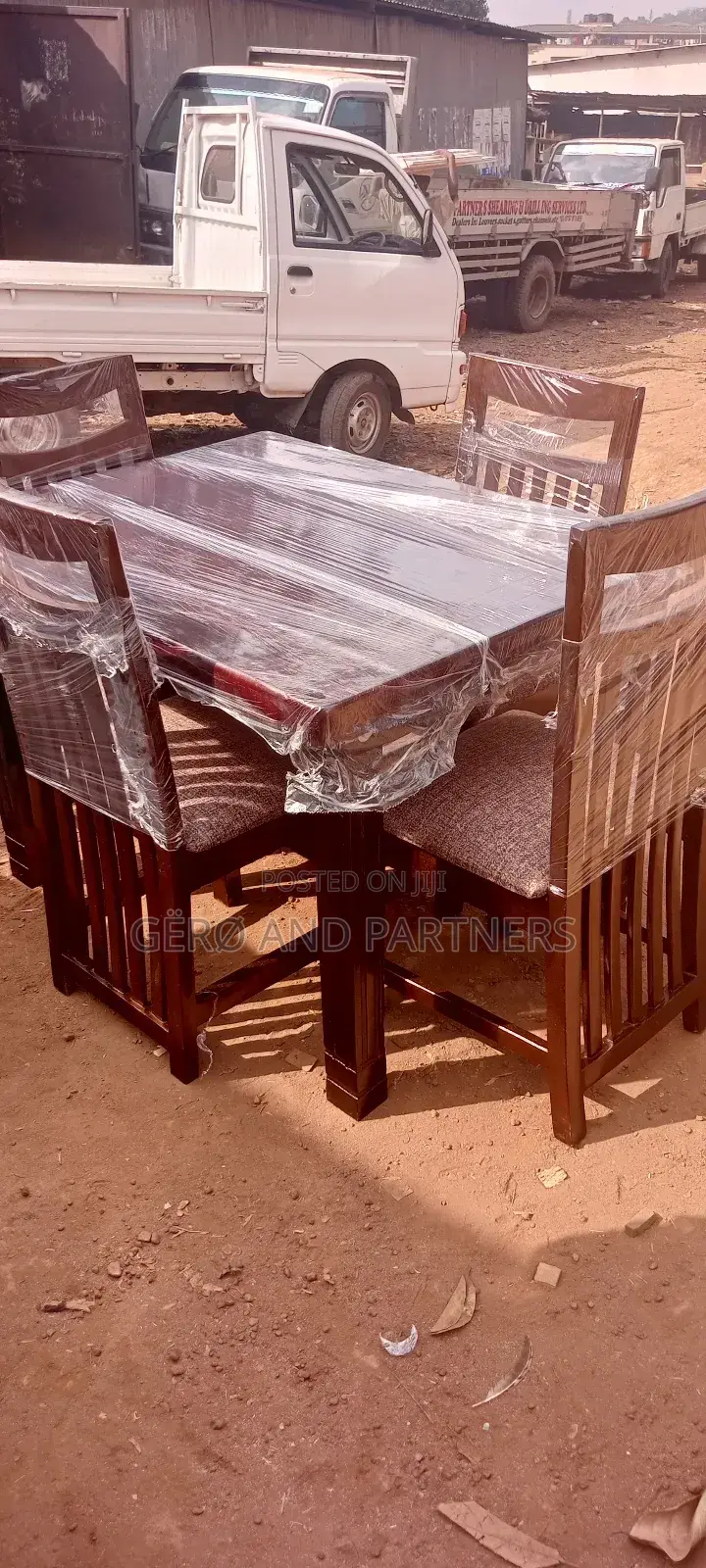 4 Seater Dining (High Class)