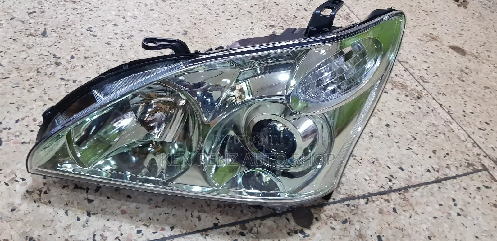 Headlamps for Harrier Kawundo 2005