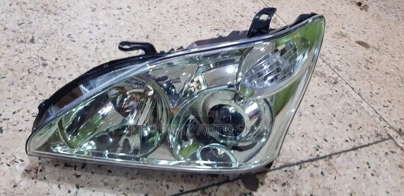 Headlamps for Harrier Kawundo 2005