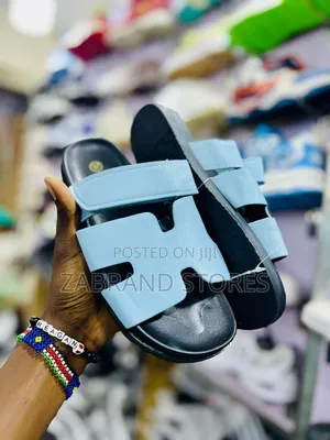 Photo - Top Quality Casual Push In