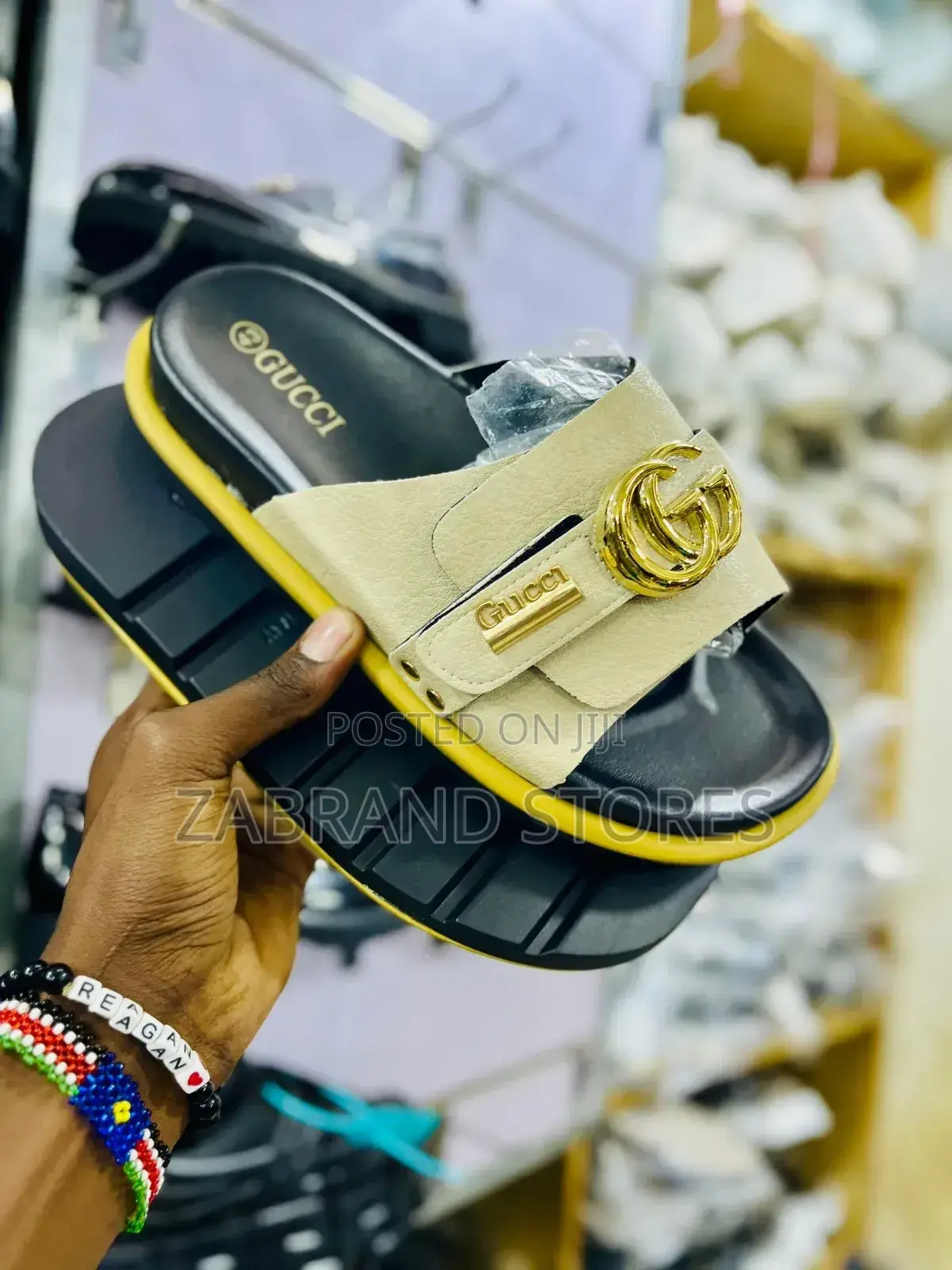 Gucci Casual Push In