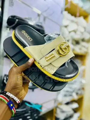 Gucci Casual Push In