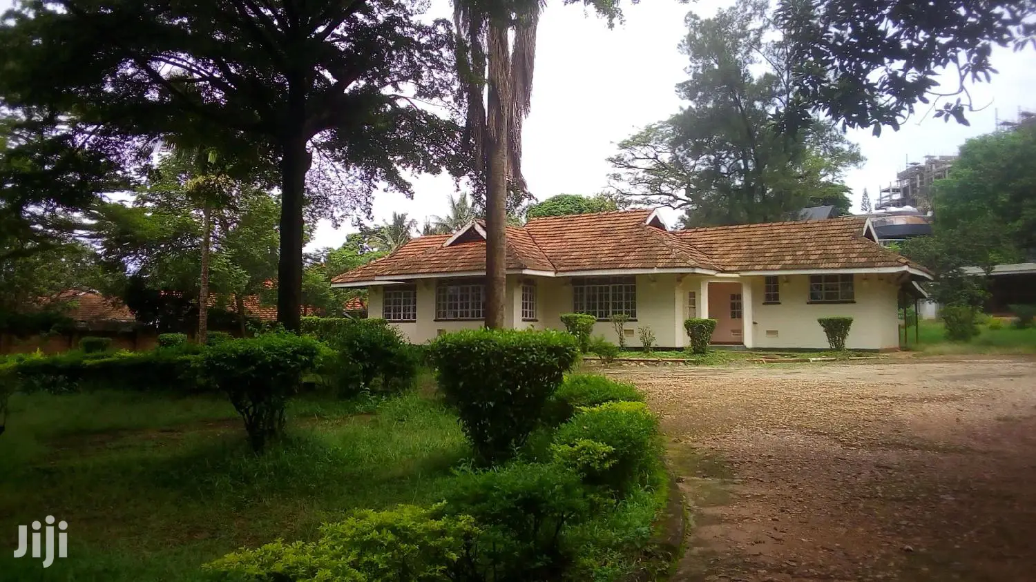 Three Bedroom House In Kololo For Rent