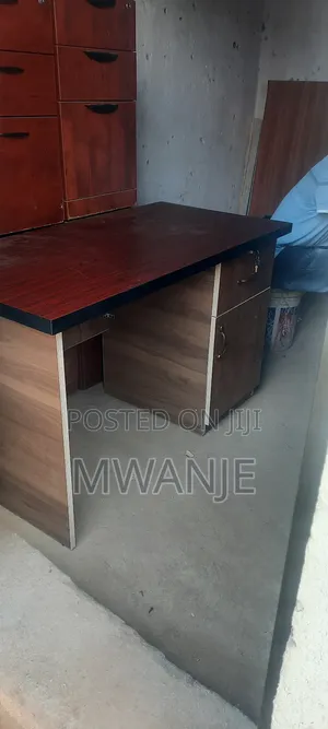 Photo - New Beautiful New Office Table