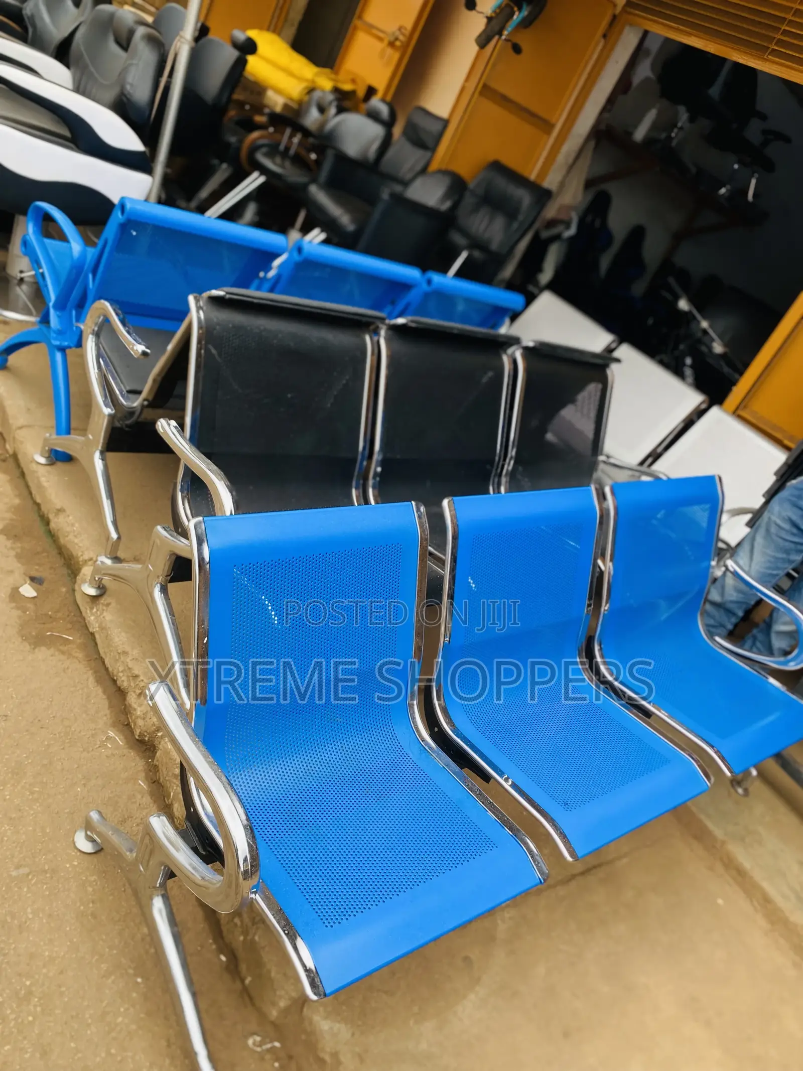 Blue Seat / Waiting Office Chair / Comfortable Chair