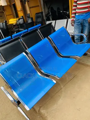 Photo - June Discount / Waiting Chair Master
