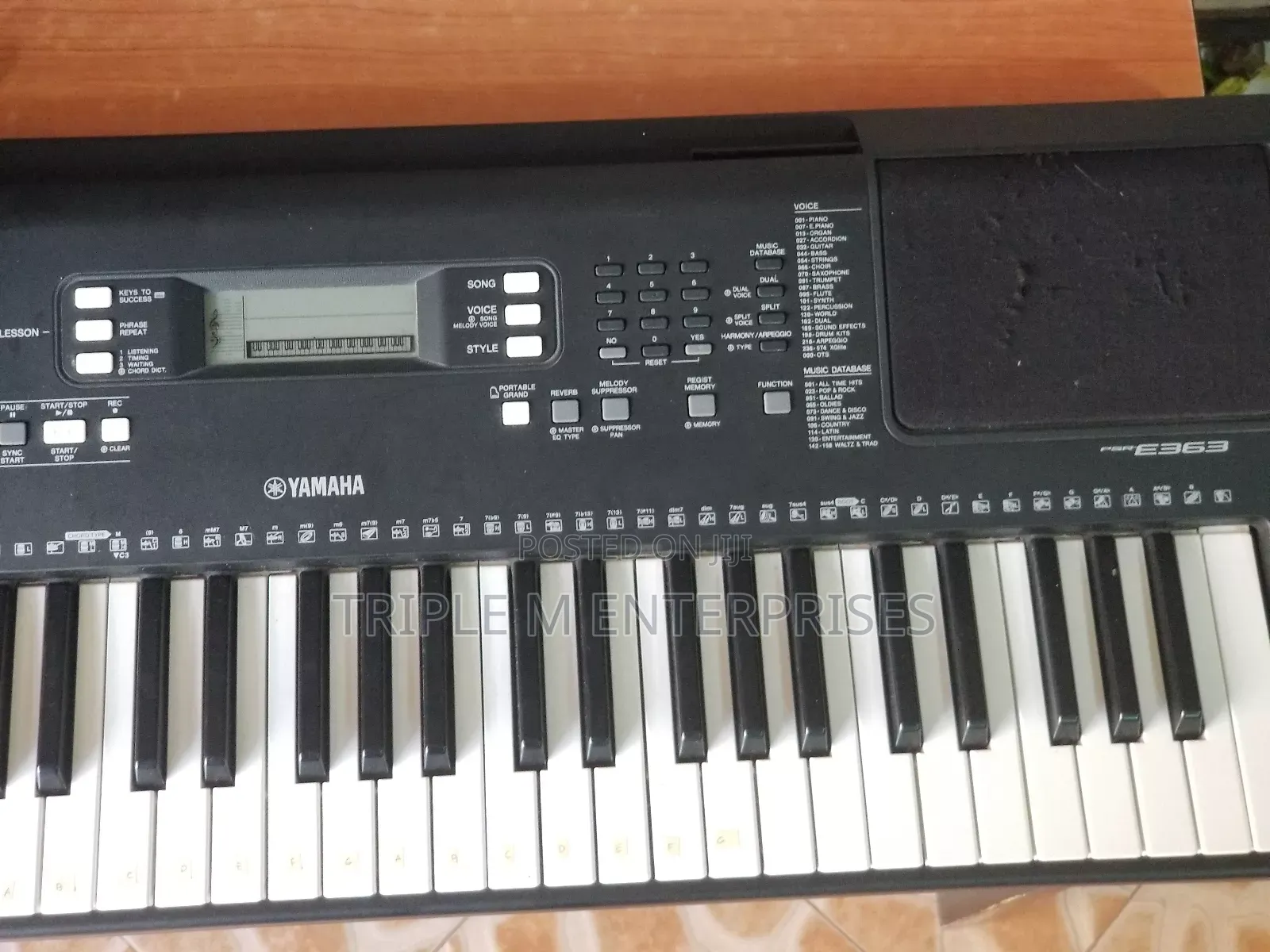 Keyboard Yamaha 363