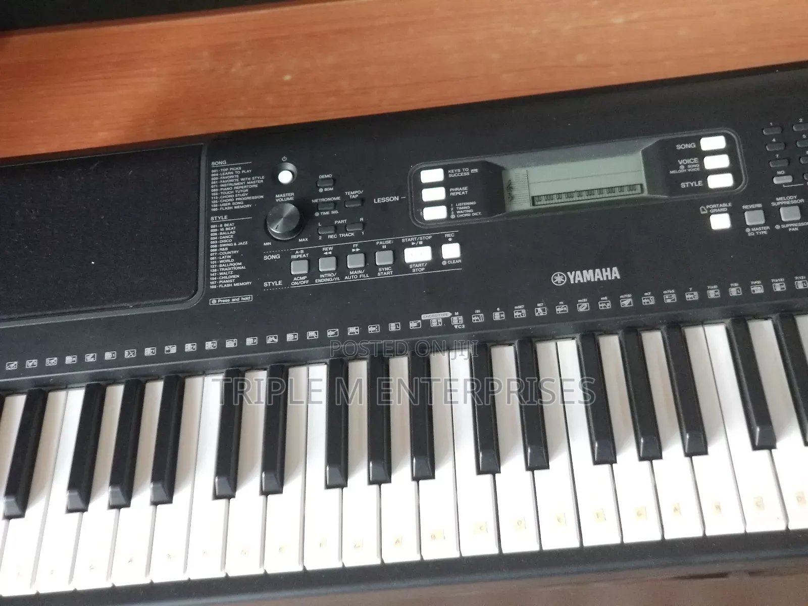 Keyboard Yamaha 363