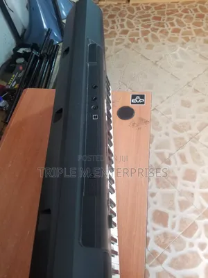 Keyboard Yamaha 363