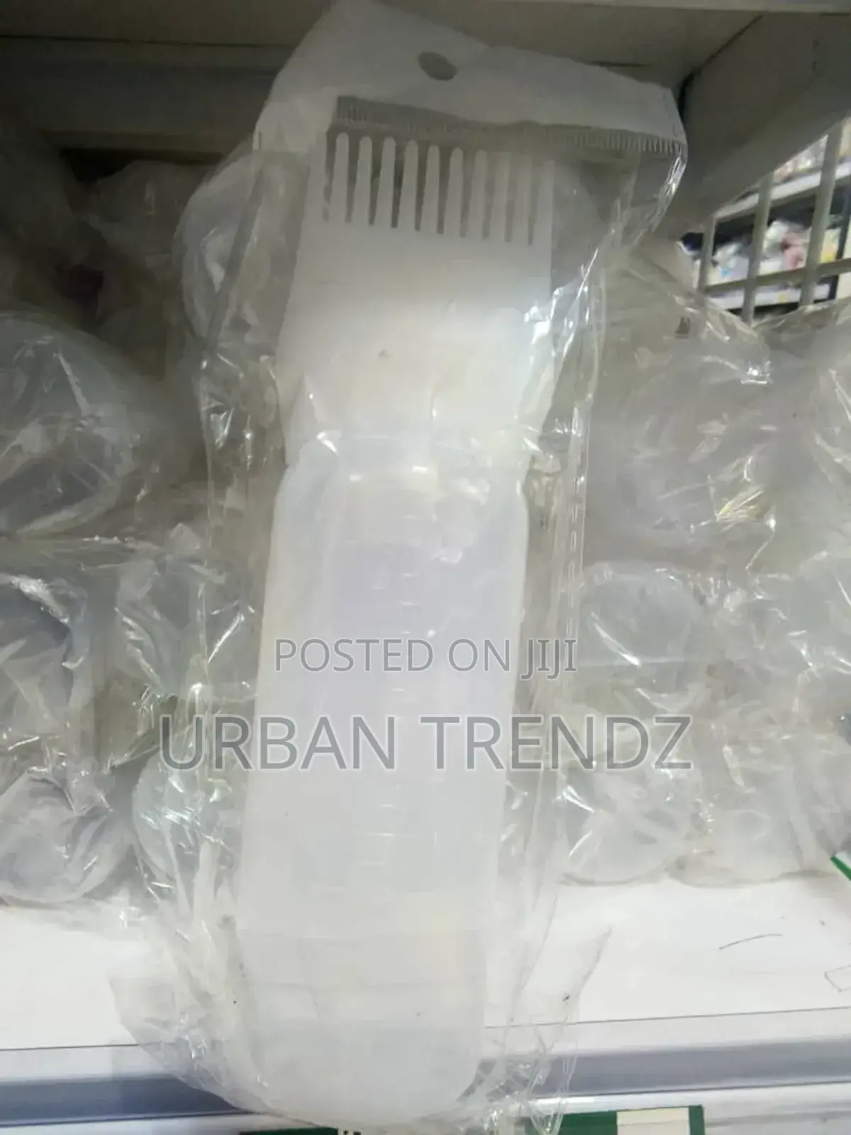 Hair Dye Applicator Bottle With a Comb Attachment
