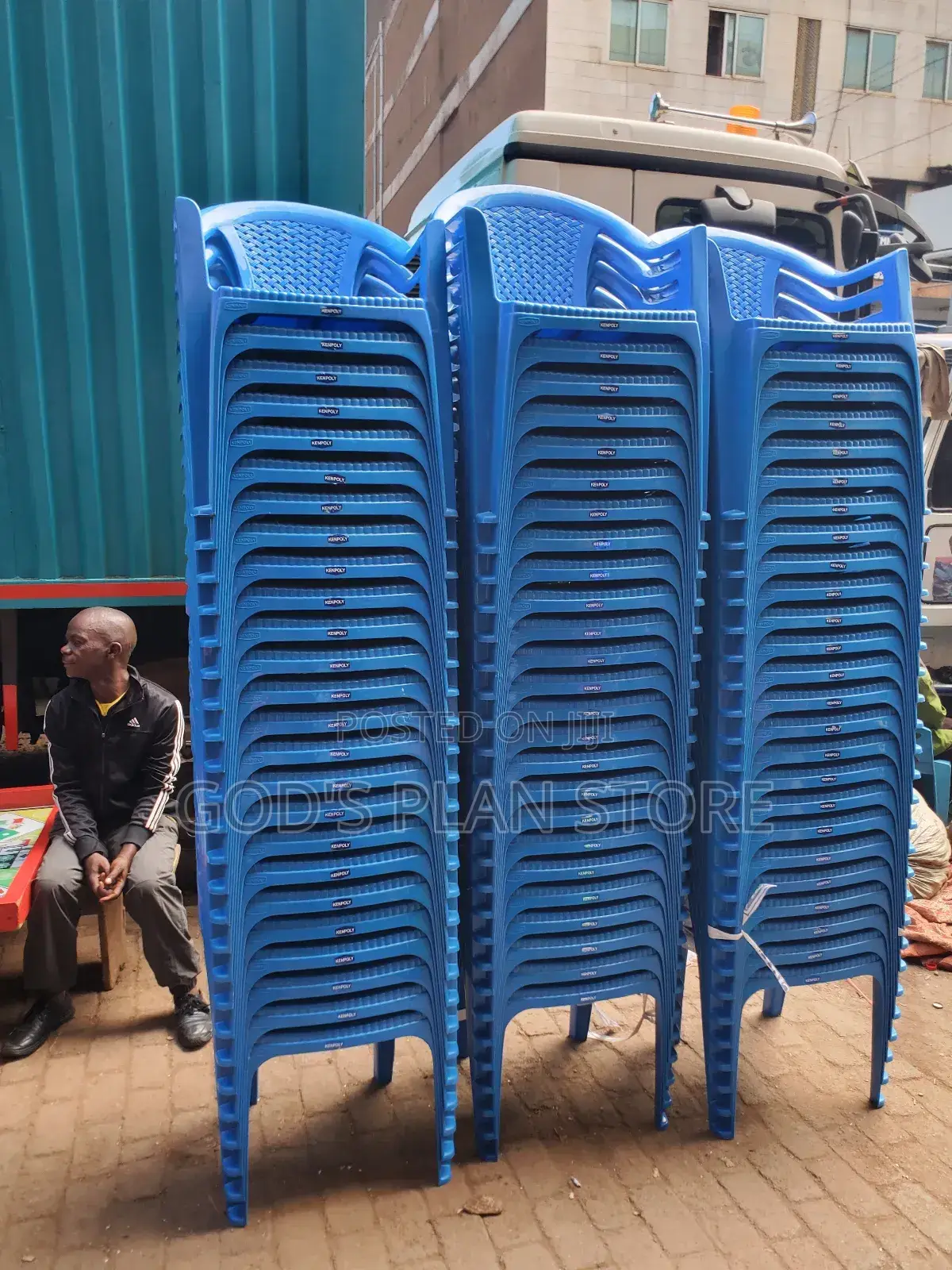 Armed Imported Plastic Chairs Plastic Chairs