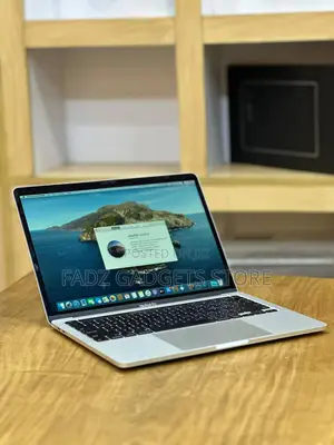 Photo - Laptop Apple MacBook Pro 2020 16GB Intel Core I5 SSD 512GB