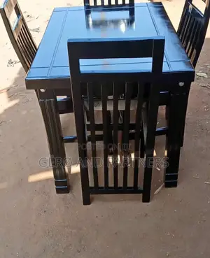 4 Seater Dining at Low Cost