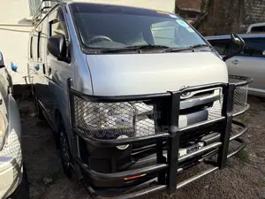 Photo - Toyota HiAce 2010 Silver