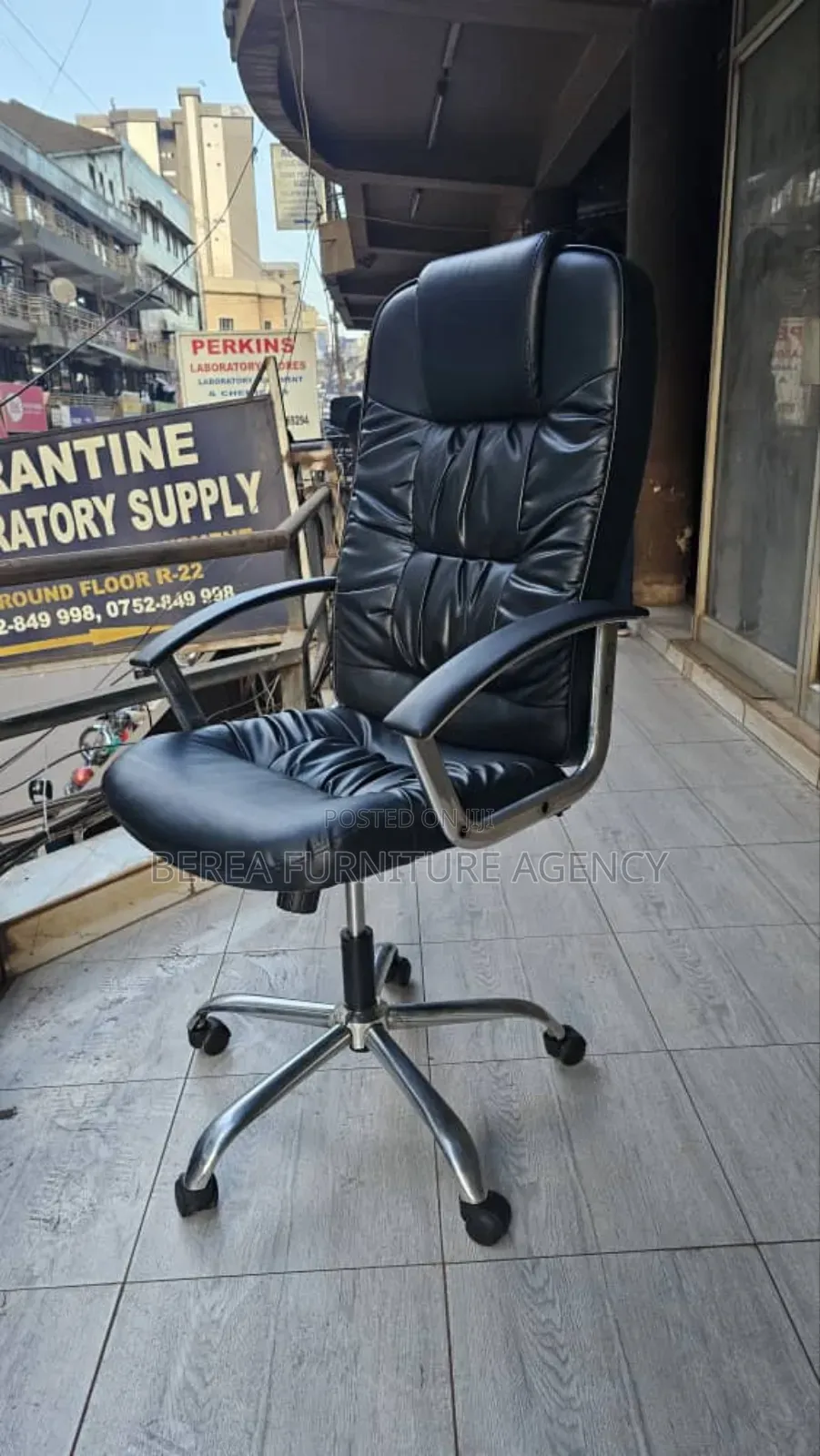 High Back Office Chair With Comfortable Cushion