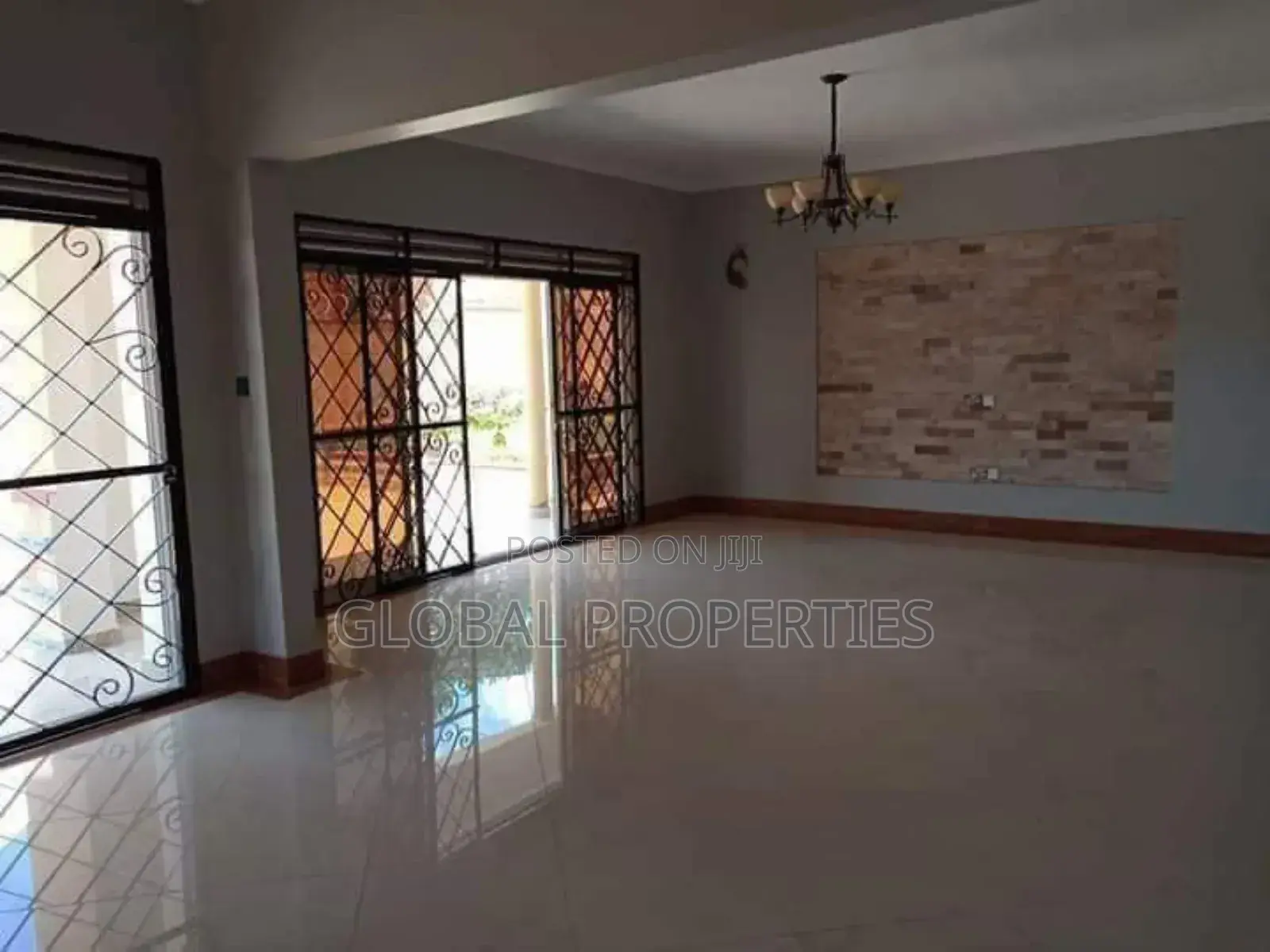 2bdrm Bungalow in Kyaliwajala Kireka, Central Division for rent