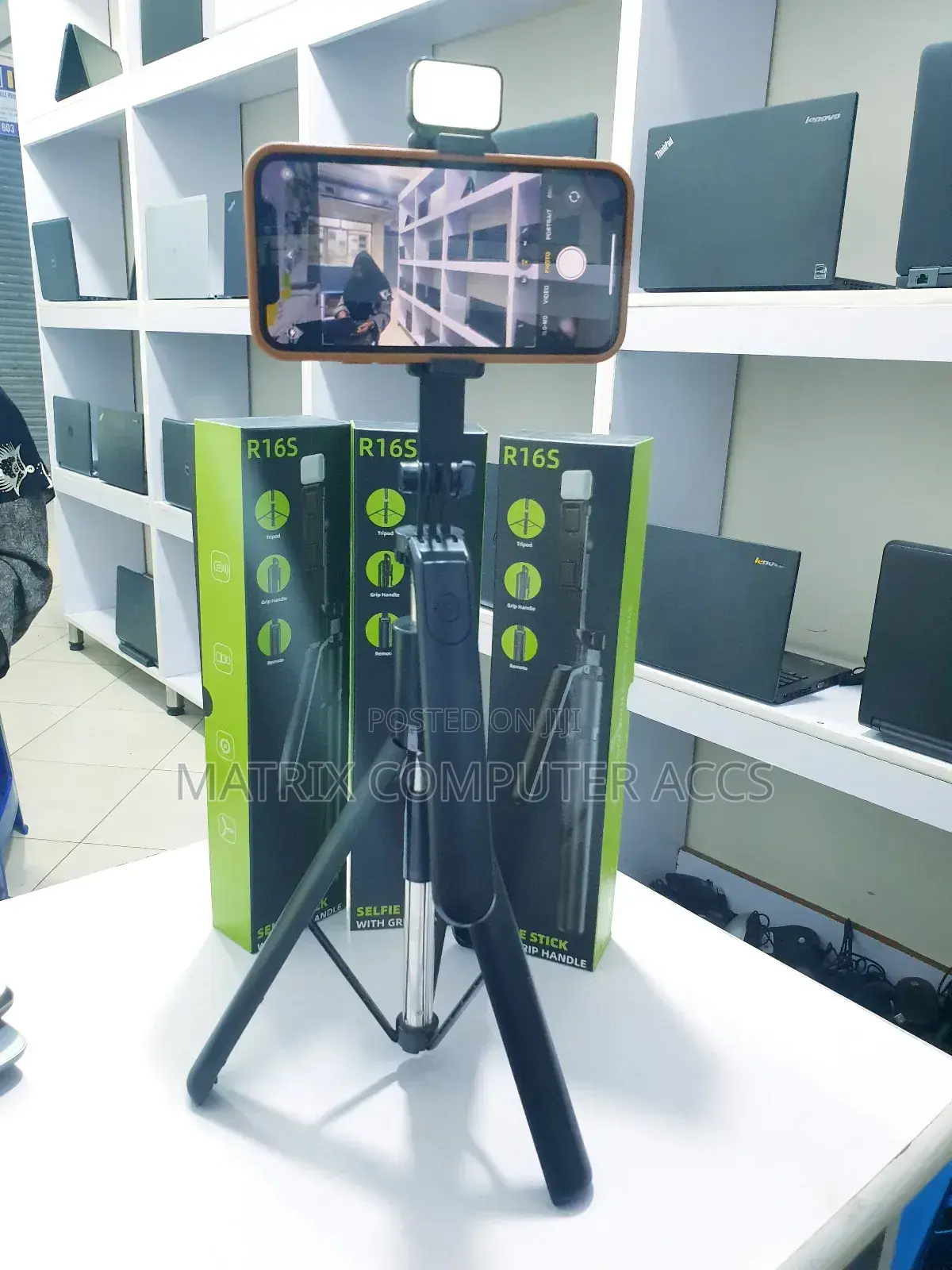 Selfie Stick R16s With Grip Handle