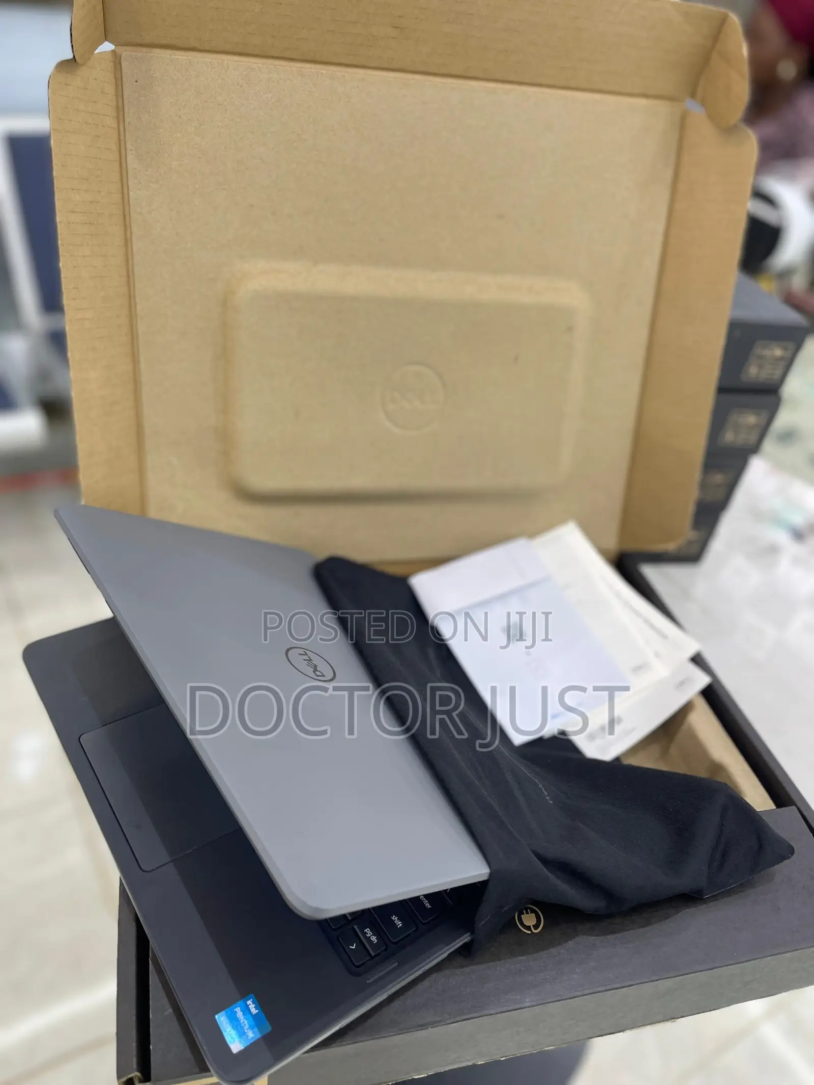 New Laptop Dell Latitude 3120 8GB Intel Pentium SSD 256GB
