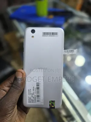 Photo - New Sharp Aquos Sense SHV40 32 GB White