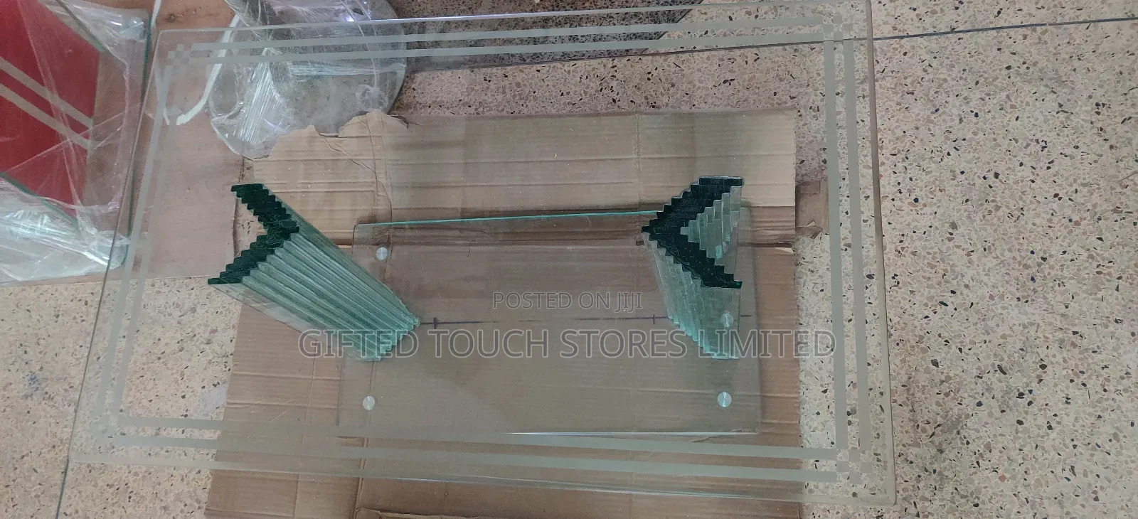 Mordern Glass Table Design