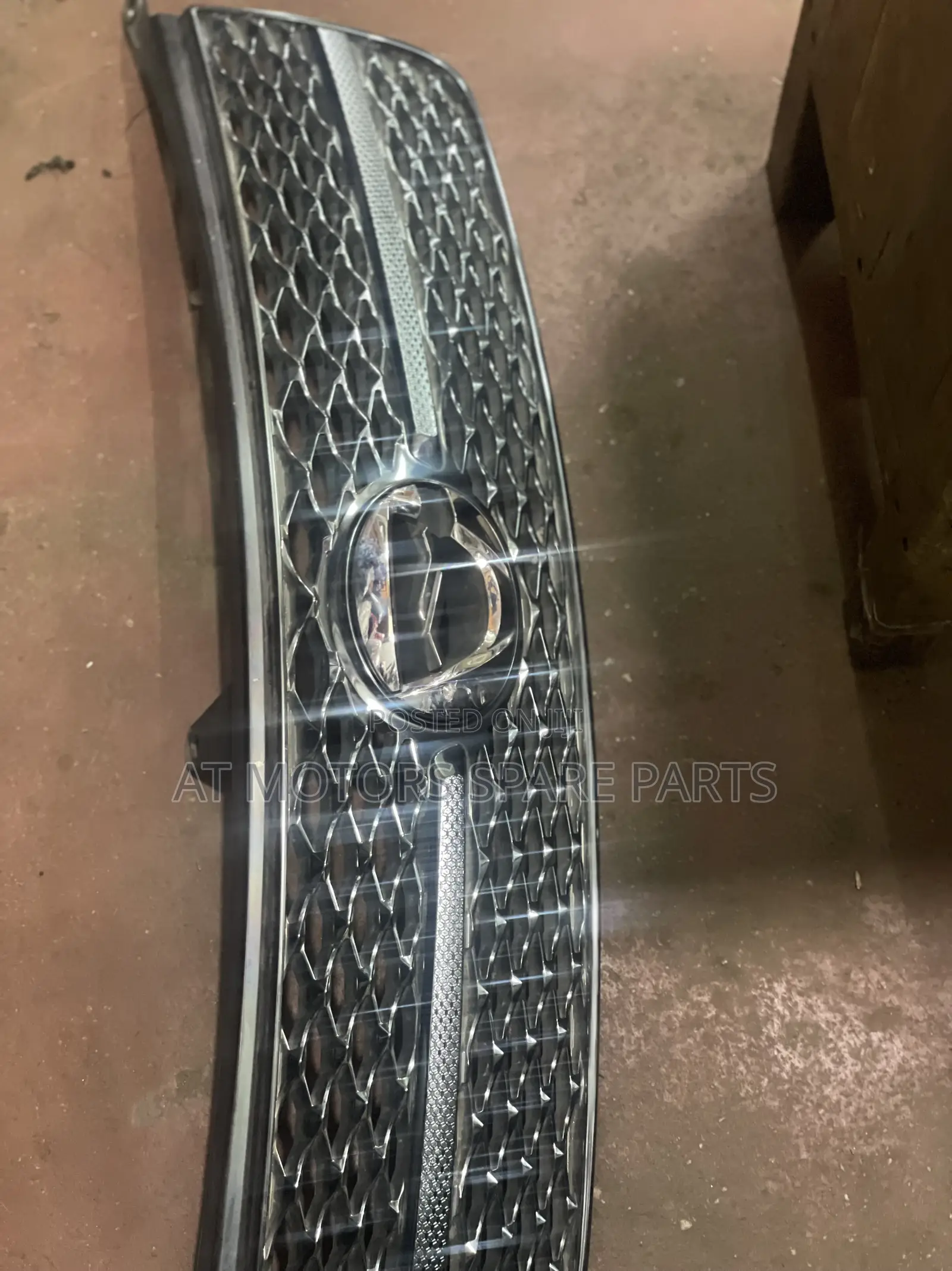 Toyota Fieder 2006 Grill