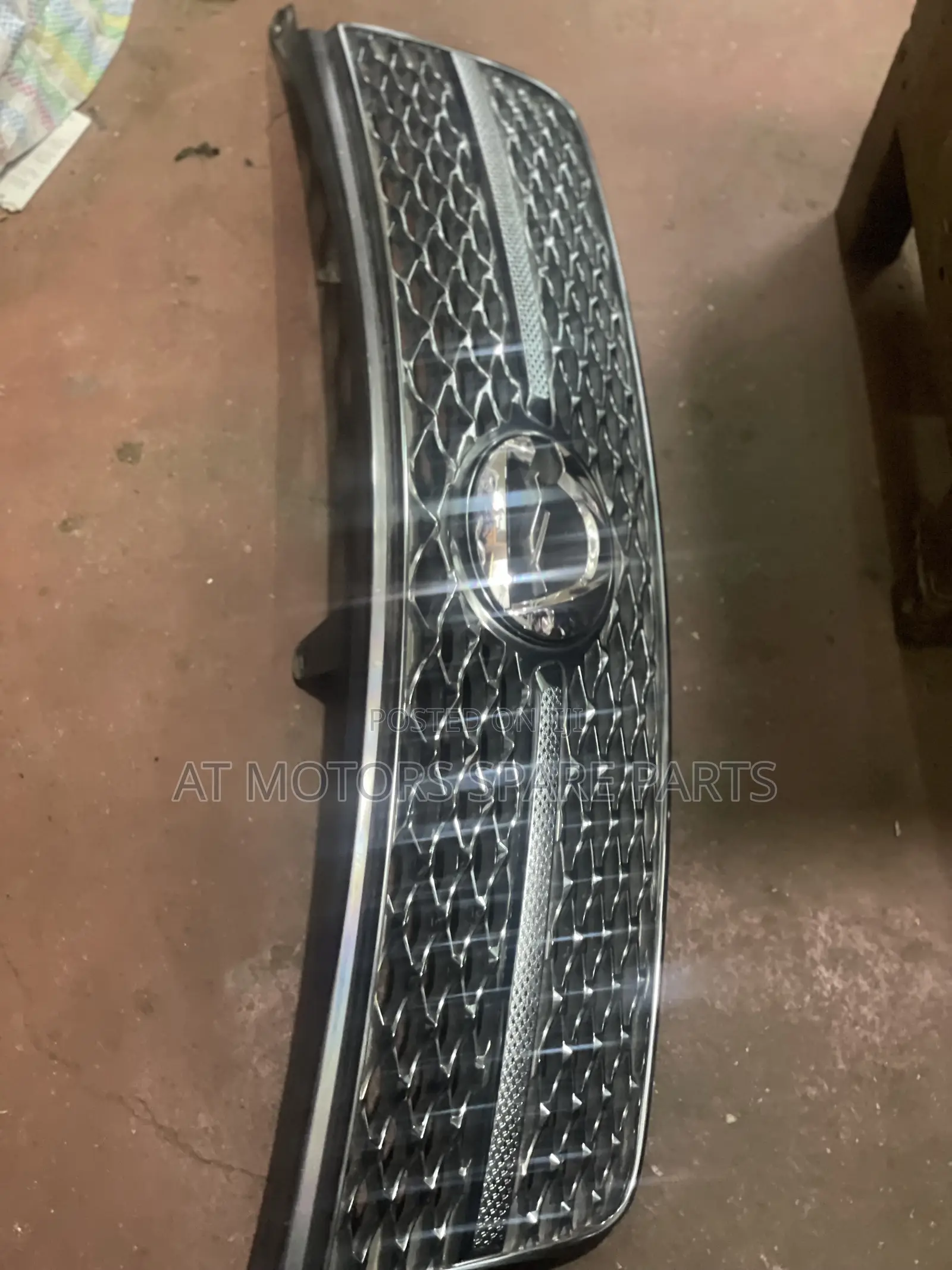 Toyota Fieder 2006 Grill