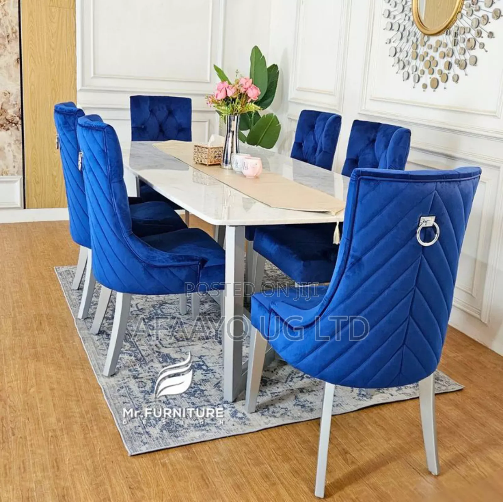 Modern Cushioned Dinning Set