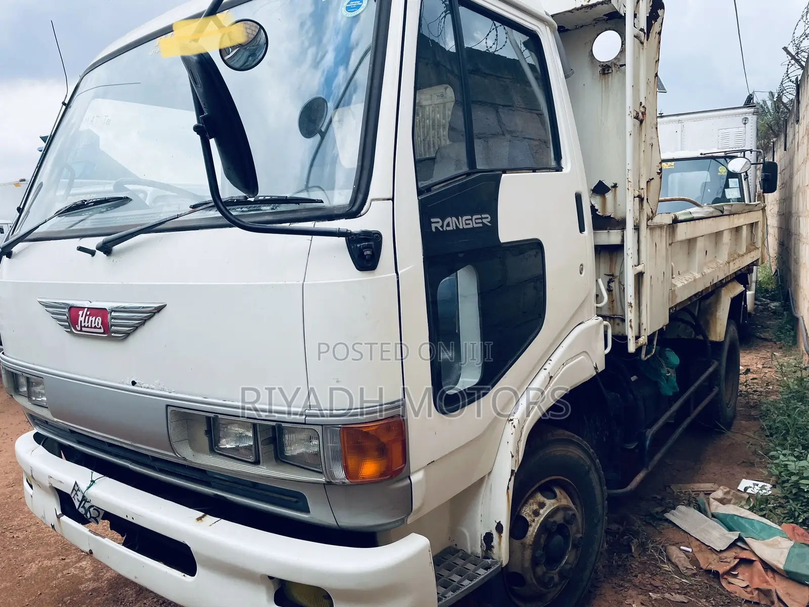 Hino Dumper Double Lights