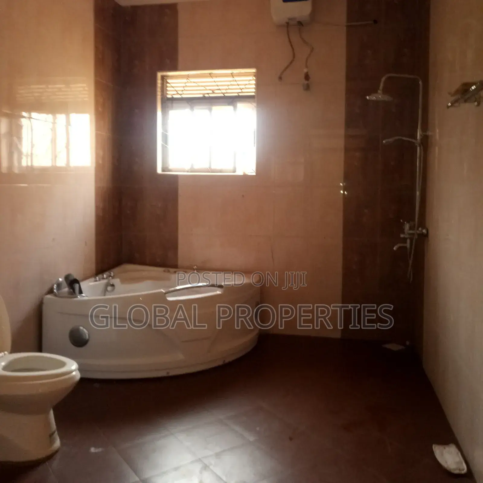 3bdrm Bungalow in Mbalwa, Central Division for rent