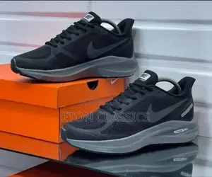 Photo - Men's Original Nike Air Zoom Sneakers Size 40 to 45