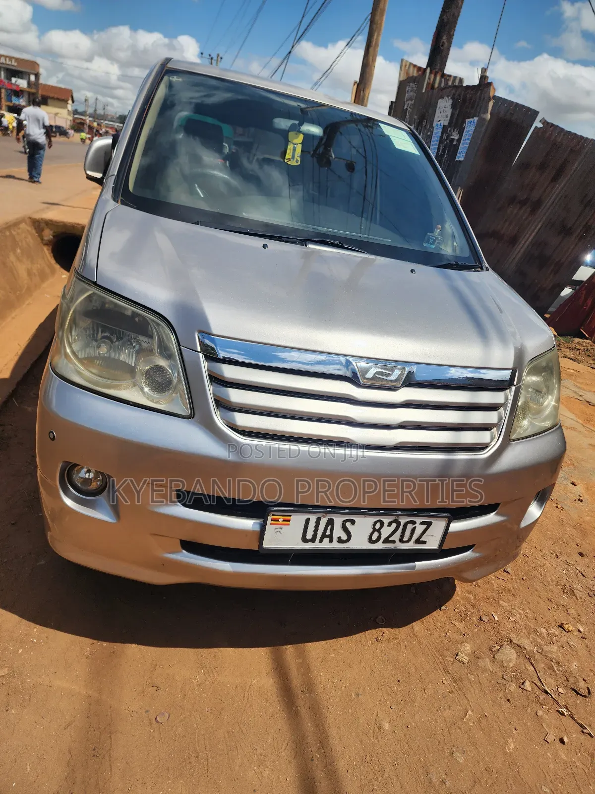Toyota Noah 2.0 FWD (8 Seater) 2003 Gold