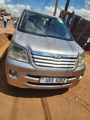 Toyota Noah 2.0 FWD (8 Seater) 2003 Gold