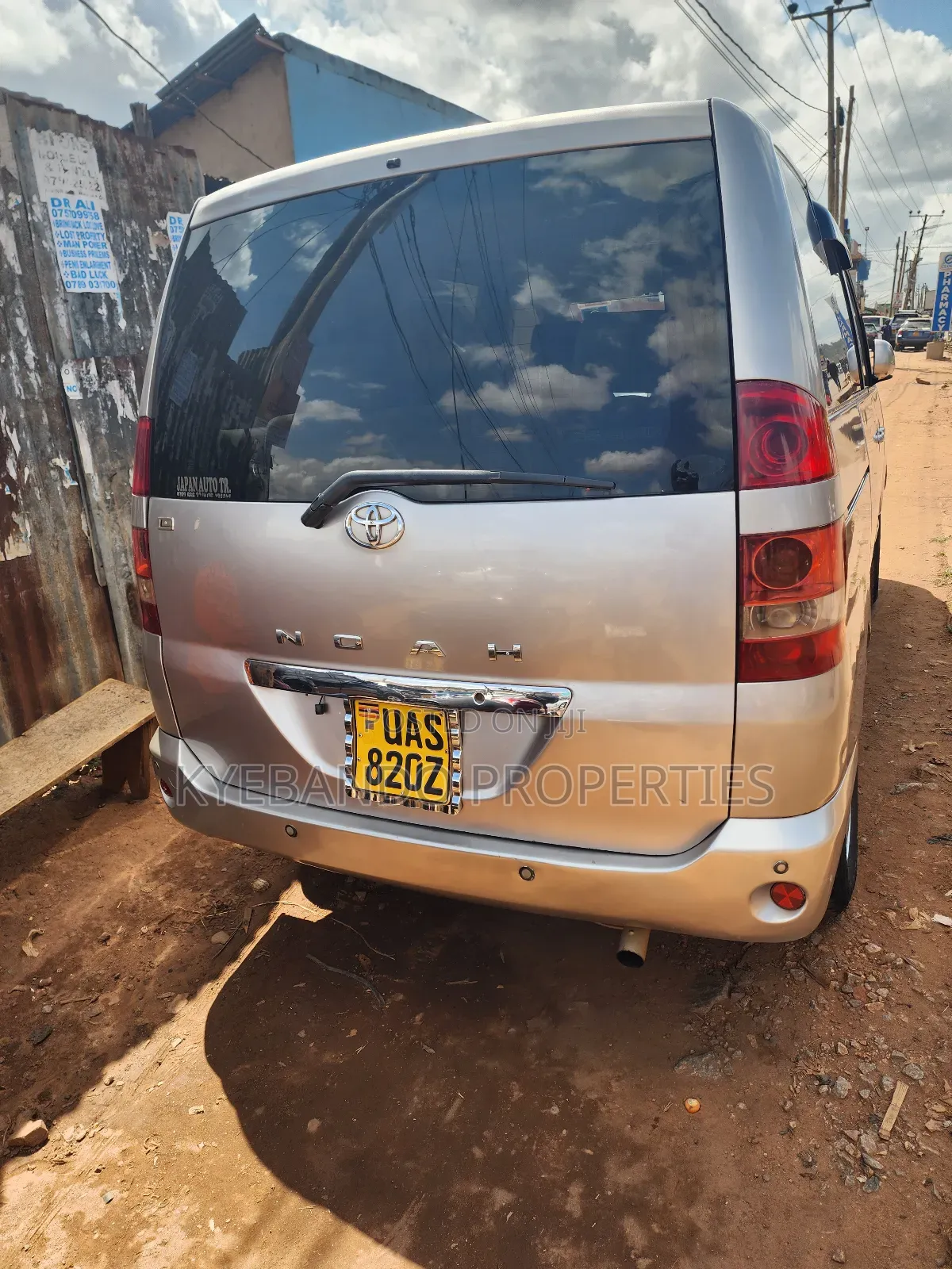Toyota Noah 2.0 FWD (8 Seater) 2003 Gold