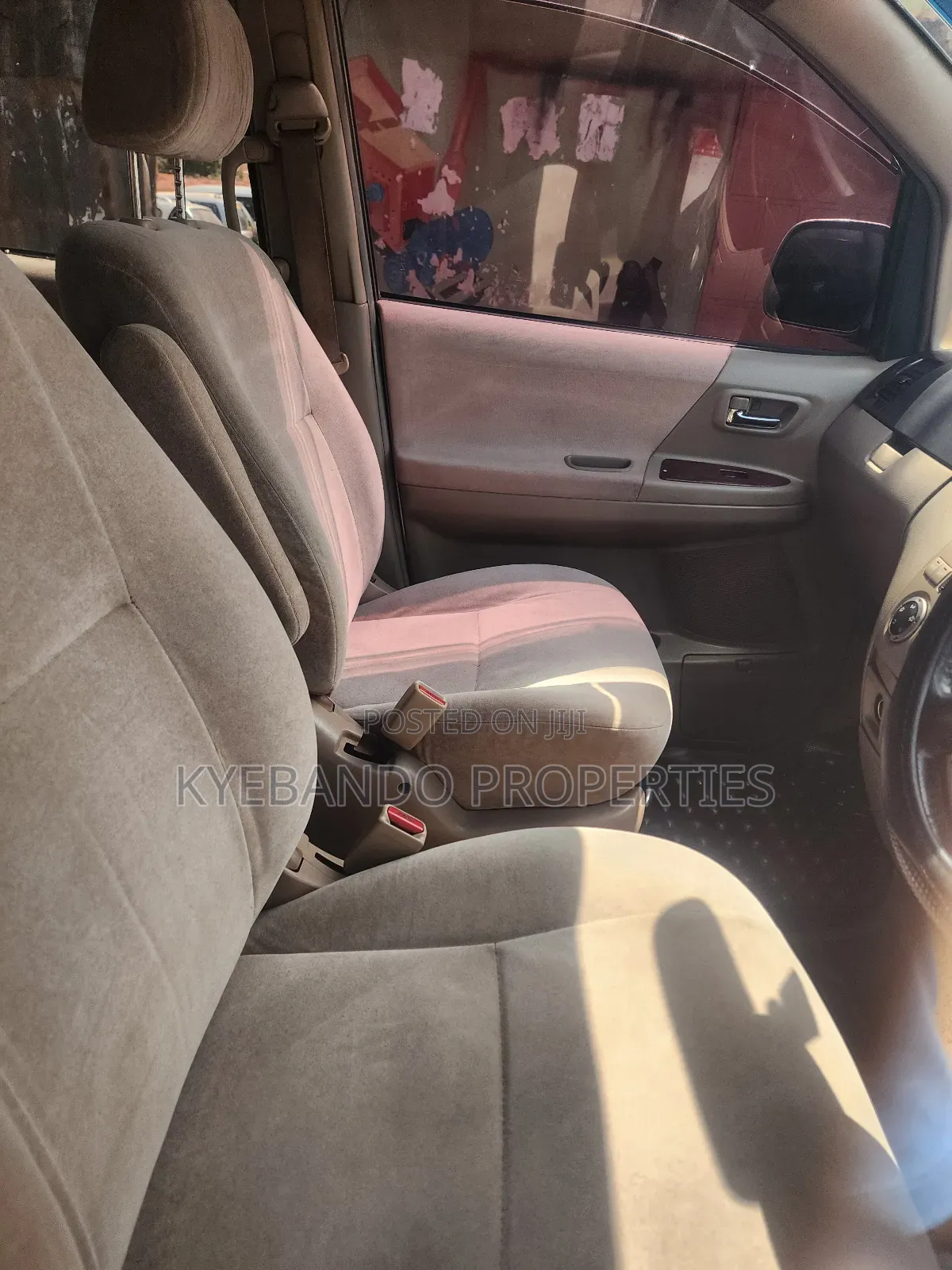 Toyota Noah 2.0 FWD (8 Seater) 2003 Gold