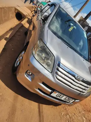 Toyota Noah 2.0 FWD (8 Seater) 2003 Gold
