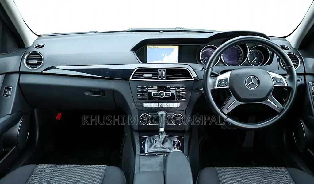 Mercedes-Benz C200 2012 Beige