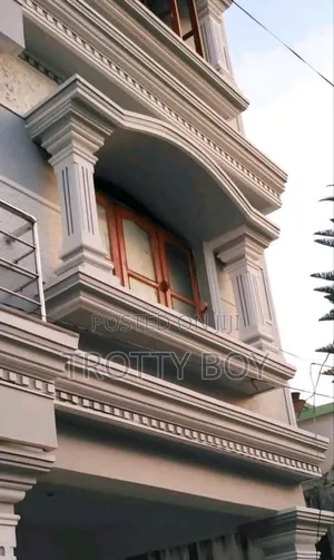Designs for Tall Houses Like Storage, Flat