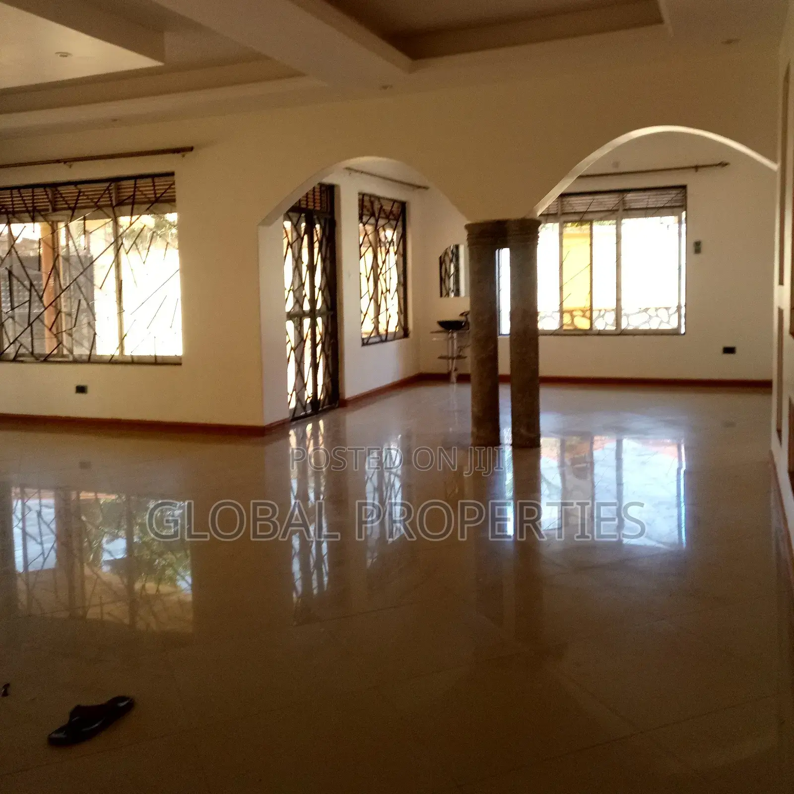 4bdrm Bungalow in Naalya Kyaliwajala, Central Division for rent