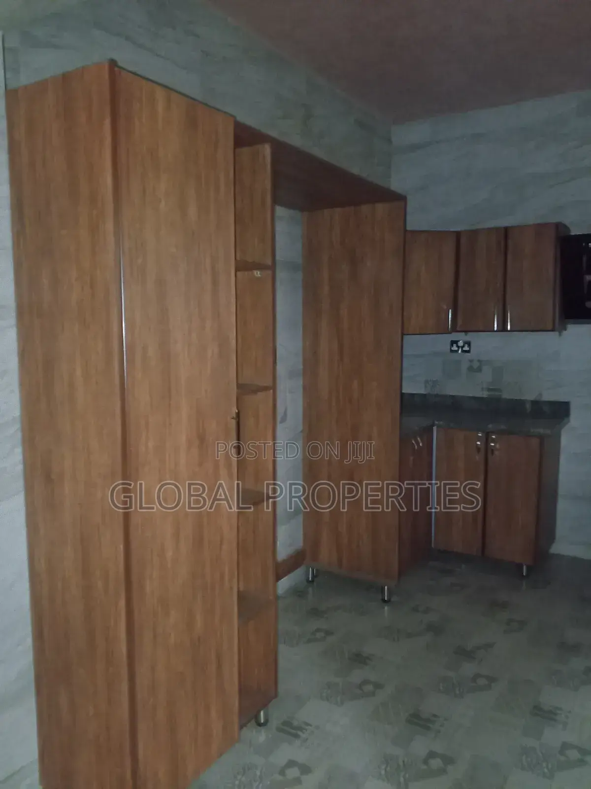 3bdrm Apartment in Nsawo Estate, Central Division for rent