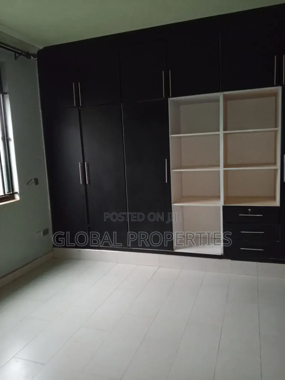 3bdrm Apartment in Nsawo Estate, Central Division for rent
