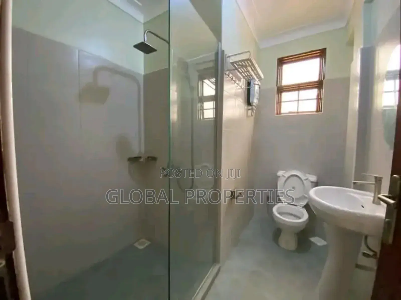 3bdrm Apartment in Nsawo Estate, Central Division for rent