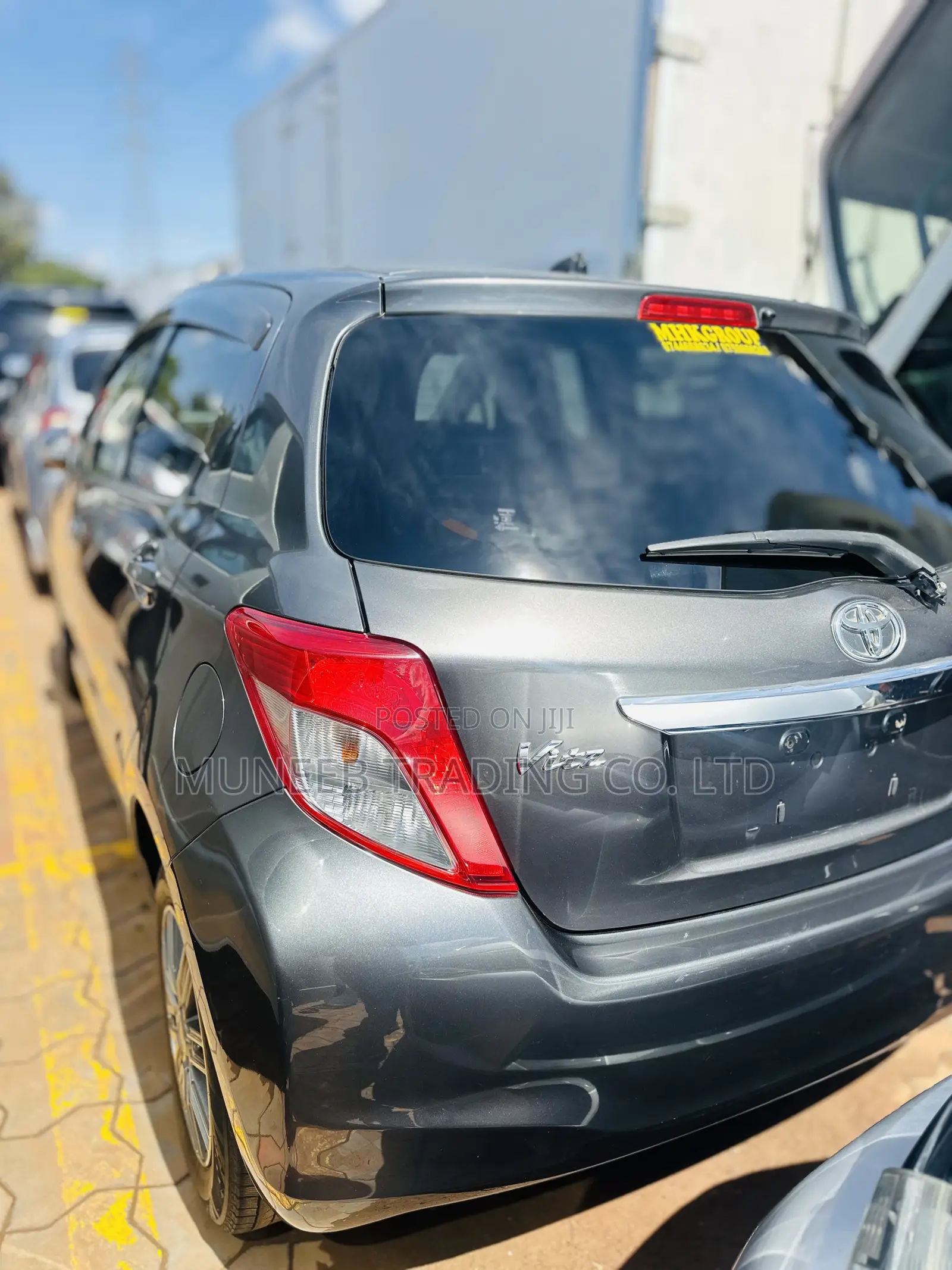Toyota Vitz 1.3 AWD 5dr 2012 Brown