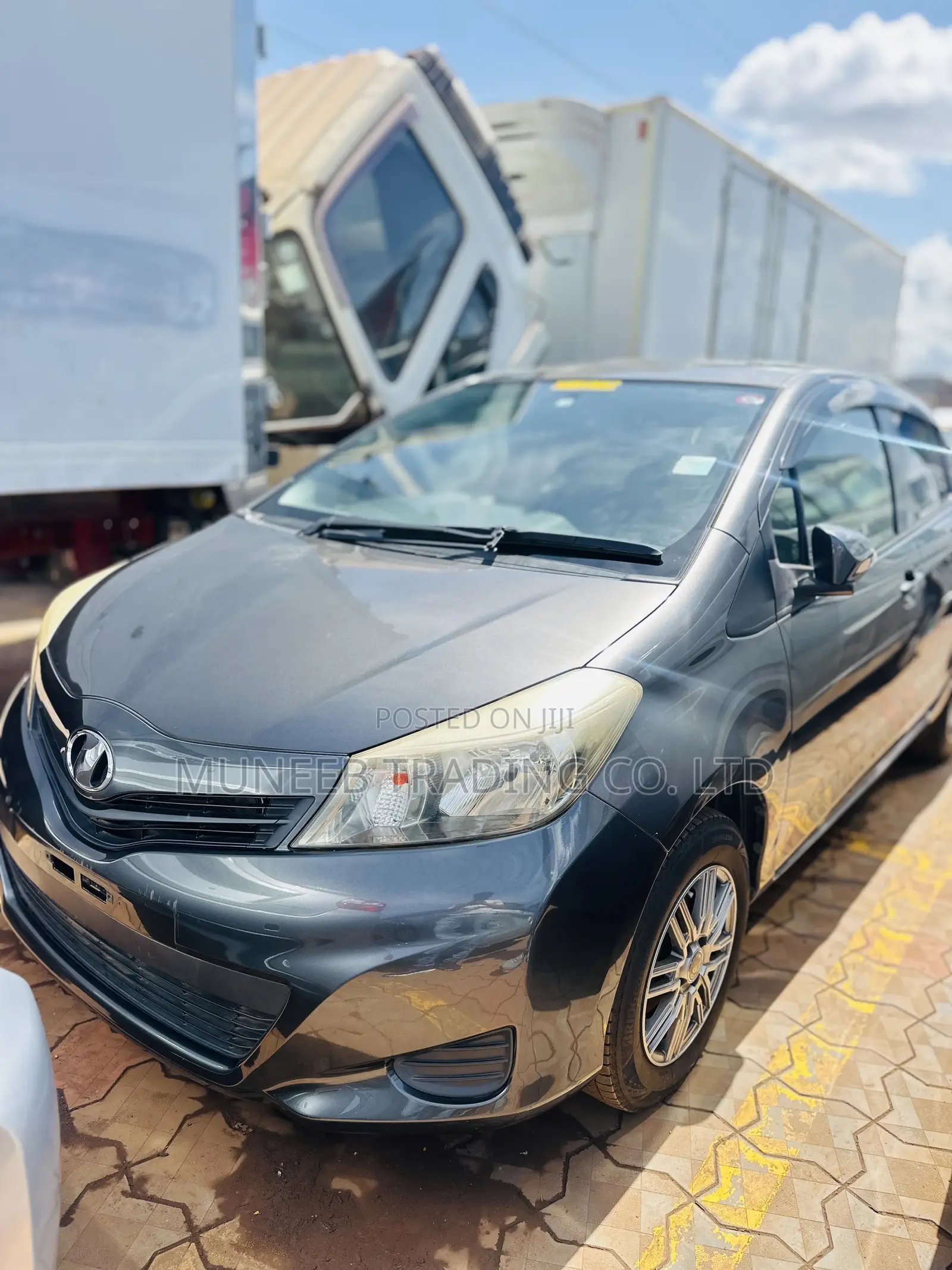 Toyota Vitz 1.3 AWD 5dr 2012 Brown