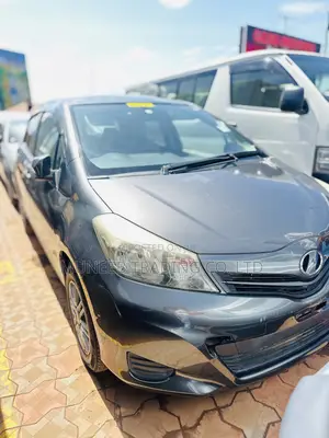 Toyota Vitz 1.3 AWD 5dr 2012 Brown