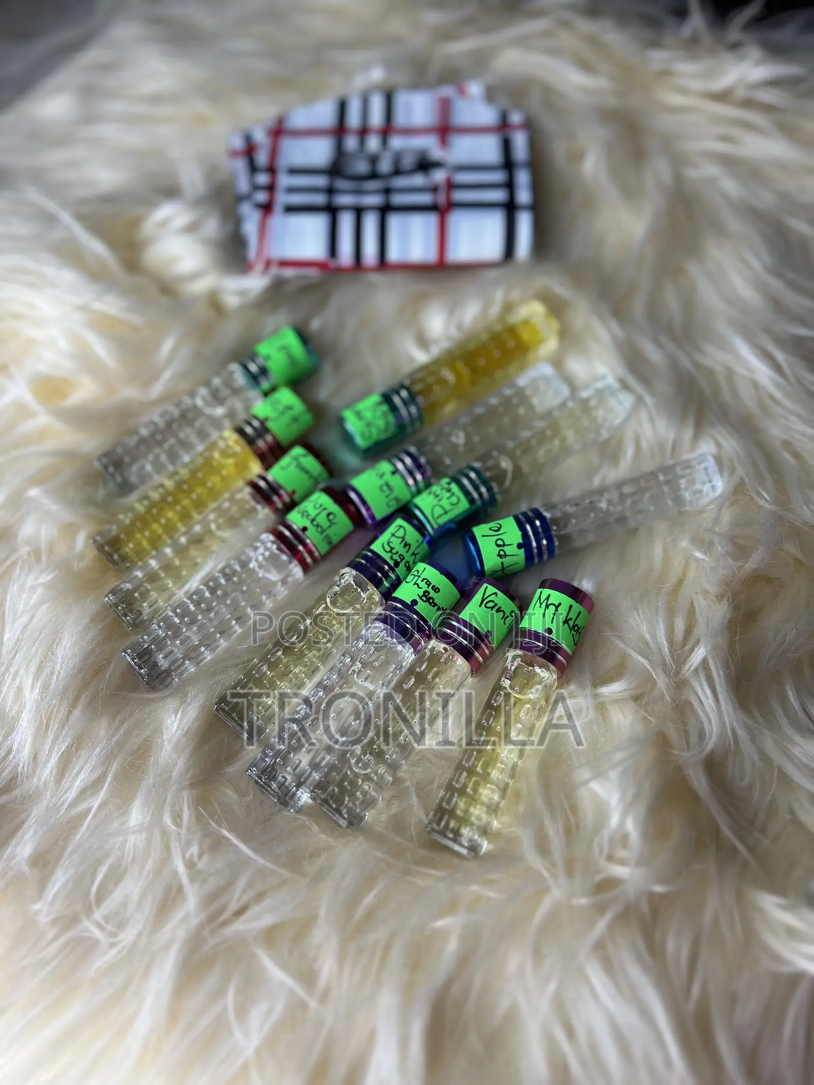 Lips Glosses and Oils Perfumes
