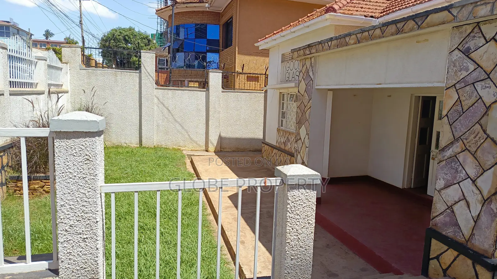 3bdrm Bungalow in Kamwokya, Central Division for rent