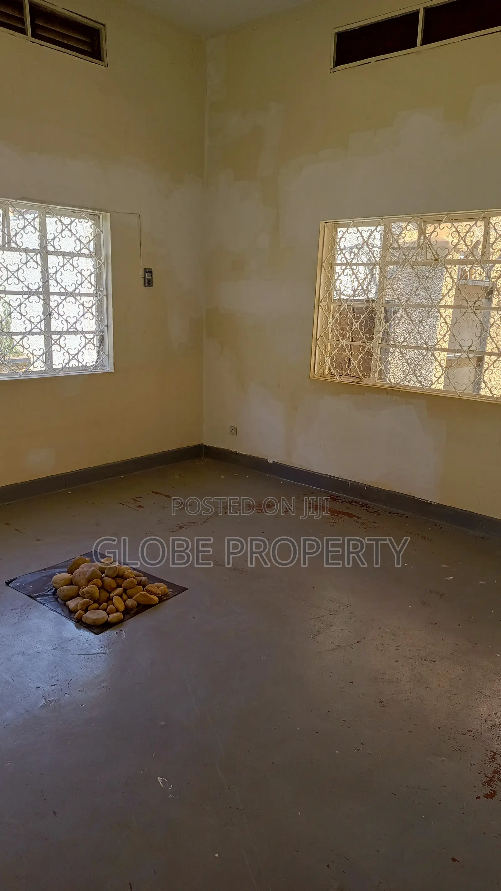 3bdrm Bungalow in Kamwokya, Central Division for rent
