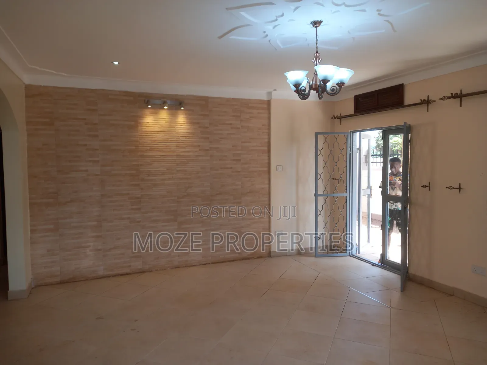 3bdrm Bungalow in Naalya Estate., Central Division for rent