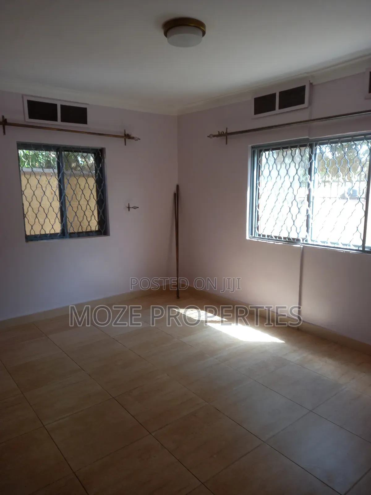 3bdrm Bungalow in Naalya Estate., Central Division for rent