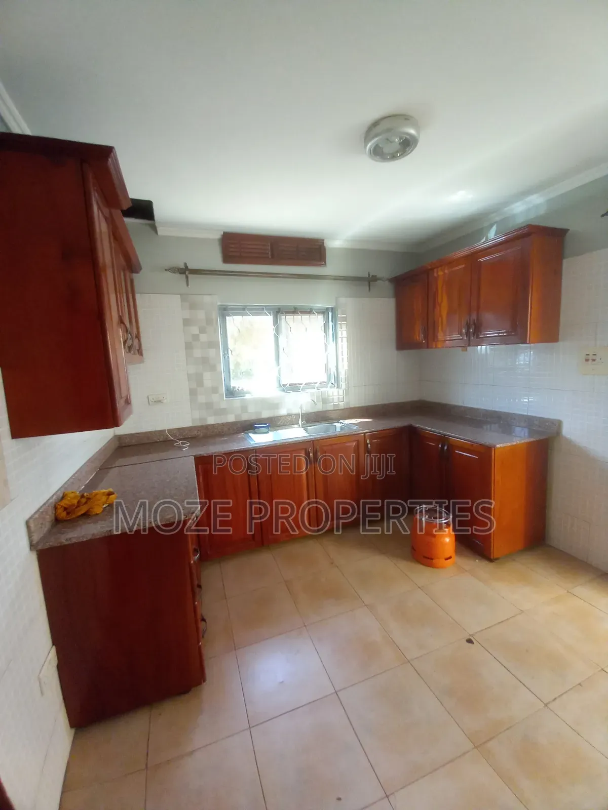 3bdrm Bungalow in Naalya Estate., Central Division for rent
